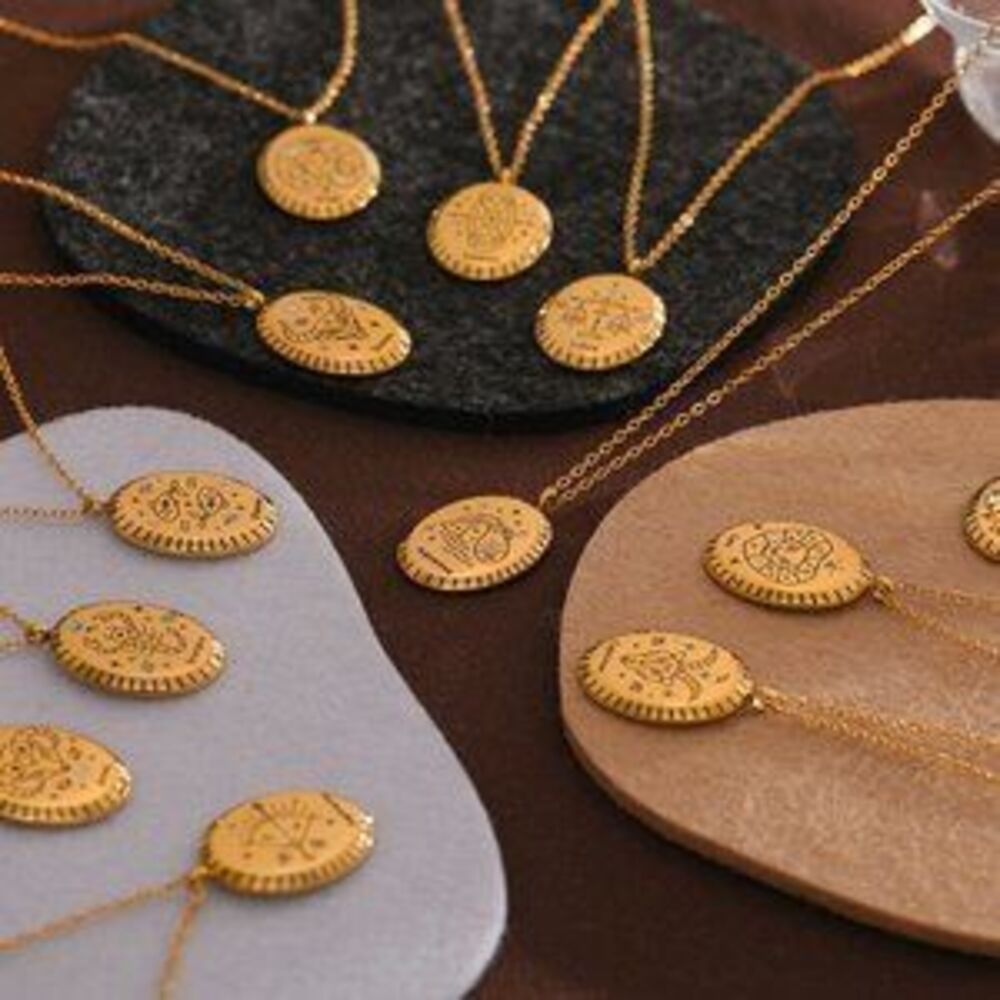 SAGITTARIUS--NEW 18K Gold Plated Sagittarius Sign Zodiac Oval Pendant Necklace - Picture 5 of 5